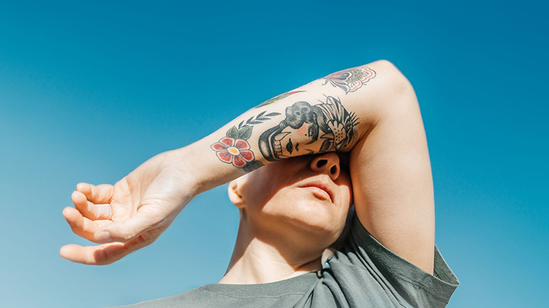Se faire tatouer en été, bonne ou mauvaise idée?